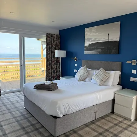 Poseidon Inn Lossiemouth Exterior photo